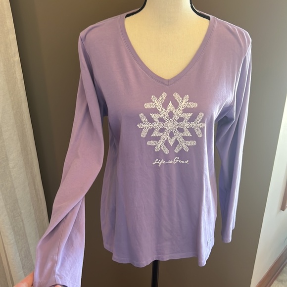 Life is good snowflake tee - Picture 4 of 6